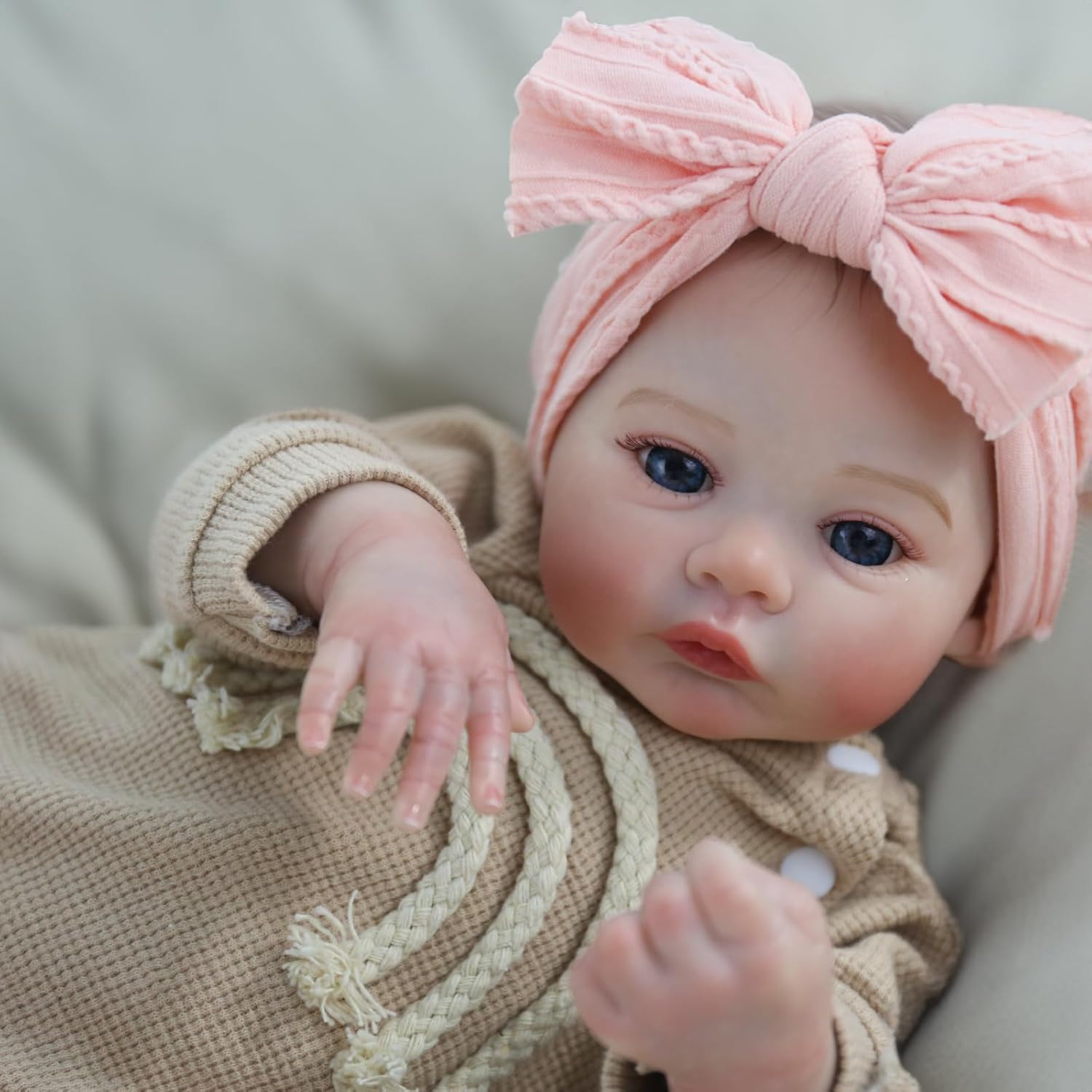 18" Lifelike Reborn Baby Doll – Girl with Soft Weighted Body, Realistic Newborn Gift Set for Kids Age 3+
