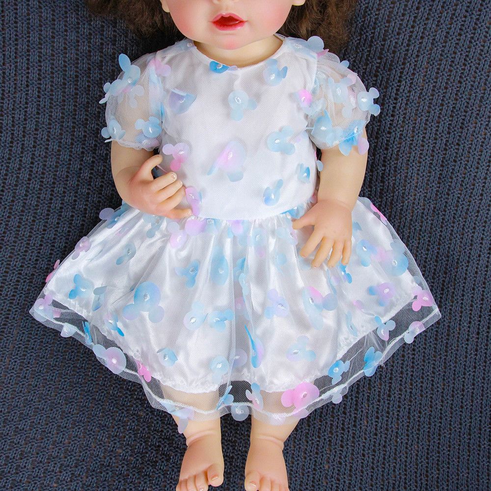 Exquisite princess-style replacement dress, suitable for 18cm–22cm reborn dolls.