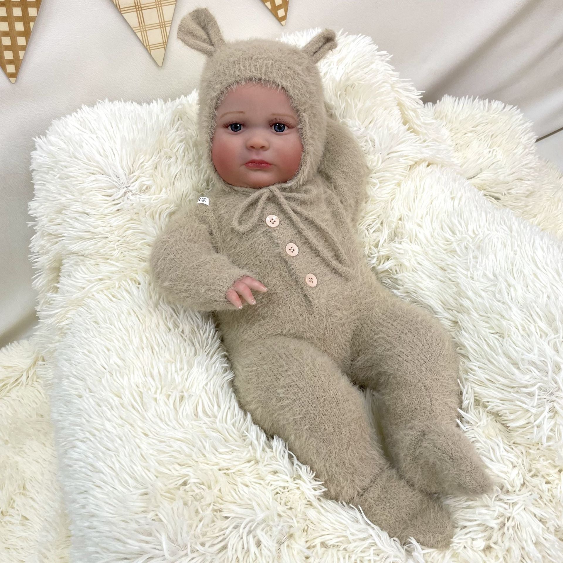 24inch Lifelike Handcrafted Reborn Baby Doll with Cloth Body 3D Real Skin Kids Play Toy Gift for Girls