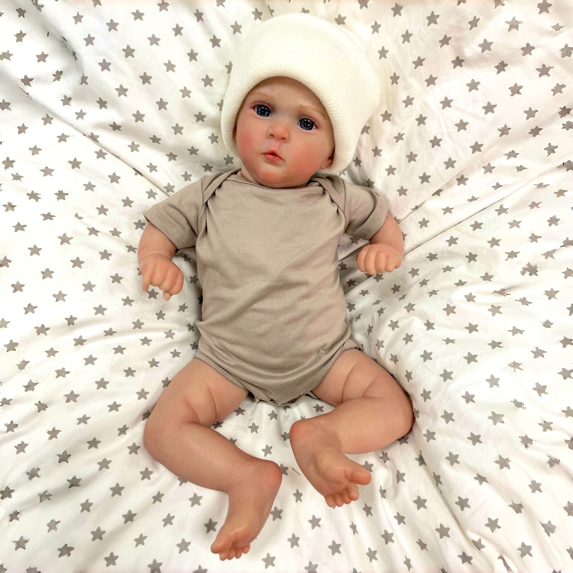 19Inch Realistic Reborn Newborn Dolls with Cloth Body Detailed 3D Skin Handmade Collectible Doll Toy for Girls & Doll Lovers